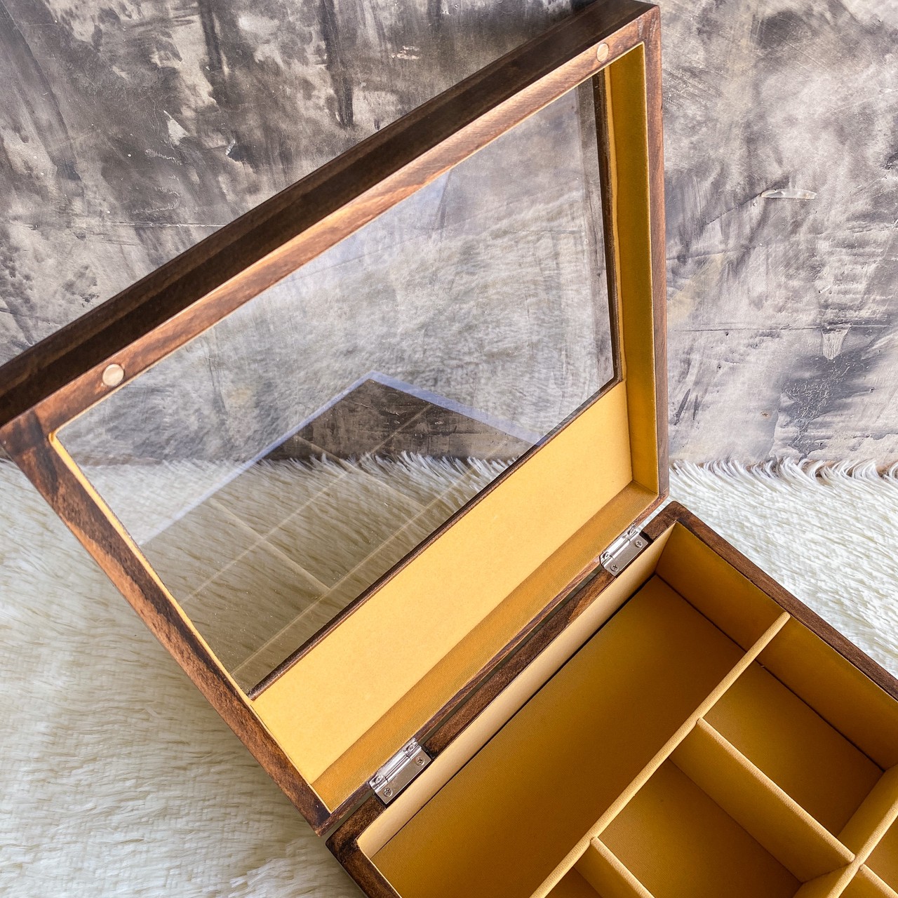 กล่องไม้สน ฝาอะคริลิค (Wooden box)