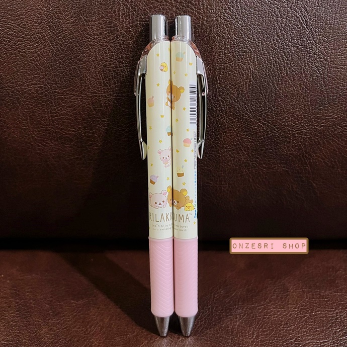 ดินสอกด Pentel Energel (Energize) ลาย Rilakkuma Pajamas Party แท่งสีครีมชมพู