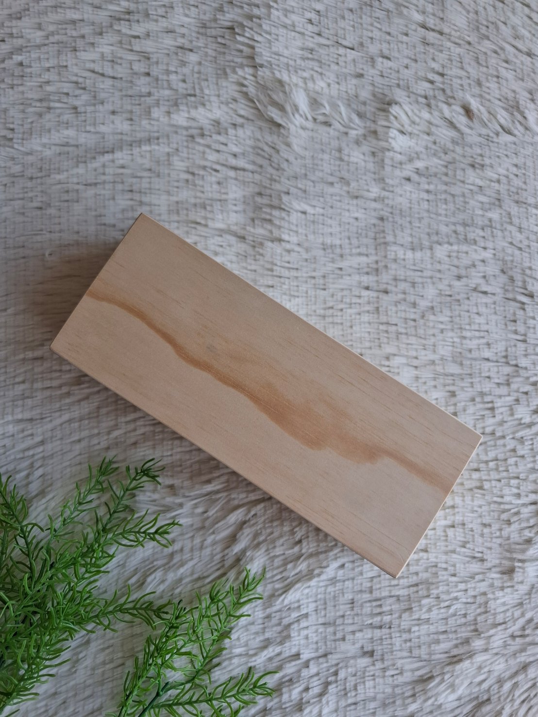 กล่องไม้ฝาครอบ