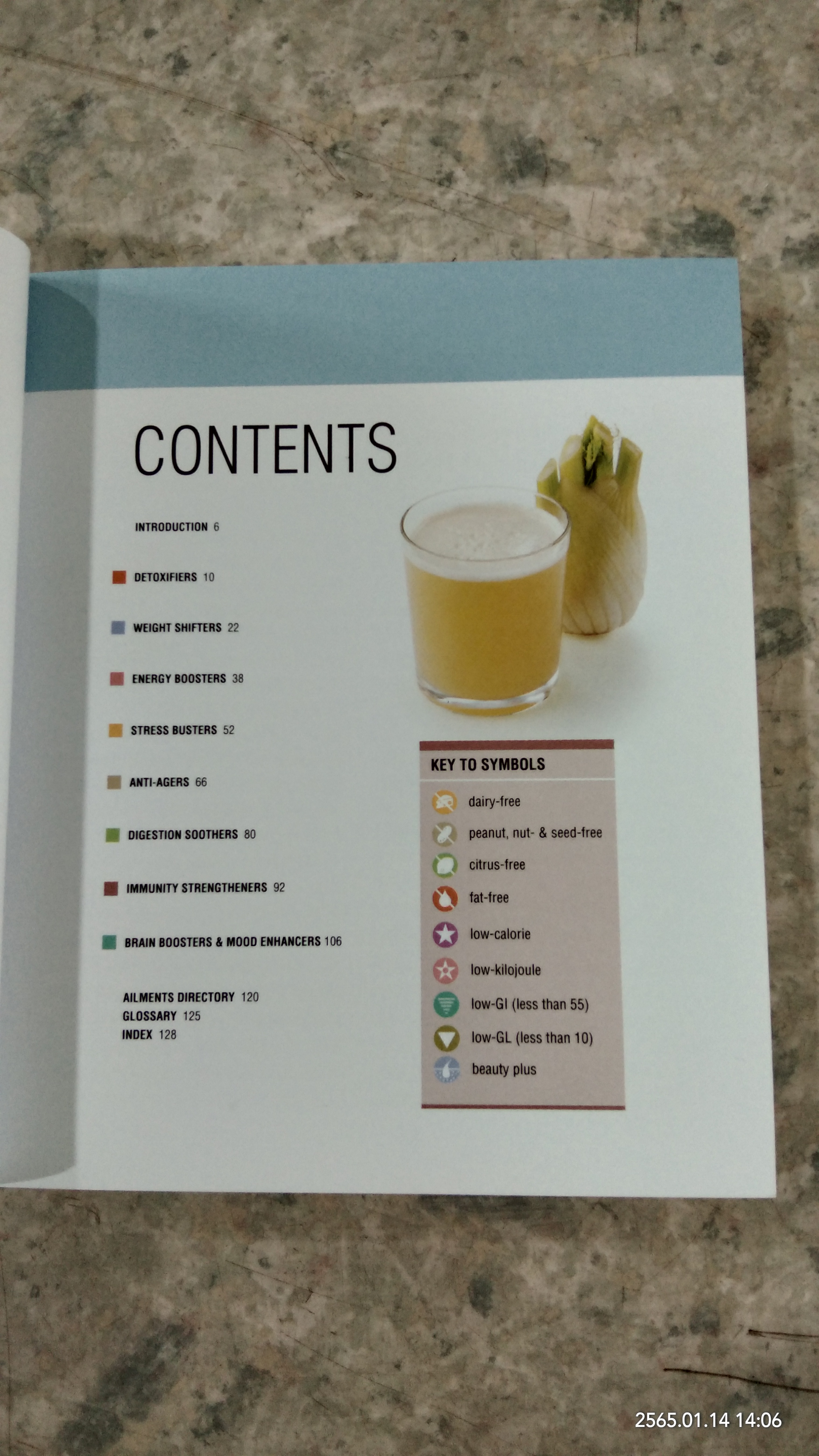 THE TOP 100 JUICES / SARAH OWEN