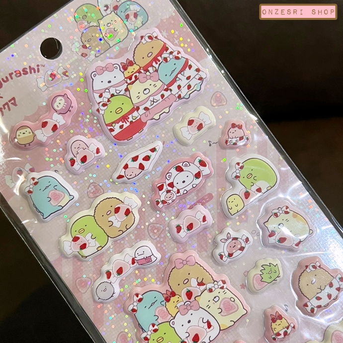 สติกเกอร์แบบนูน Sumikko Gurashi x Sakuma Strawberry Milk Candy Sticker ขนาด 20 x 9.5 ซม. มี 2 แบบให้เลือก