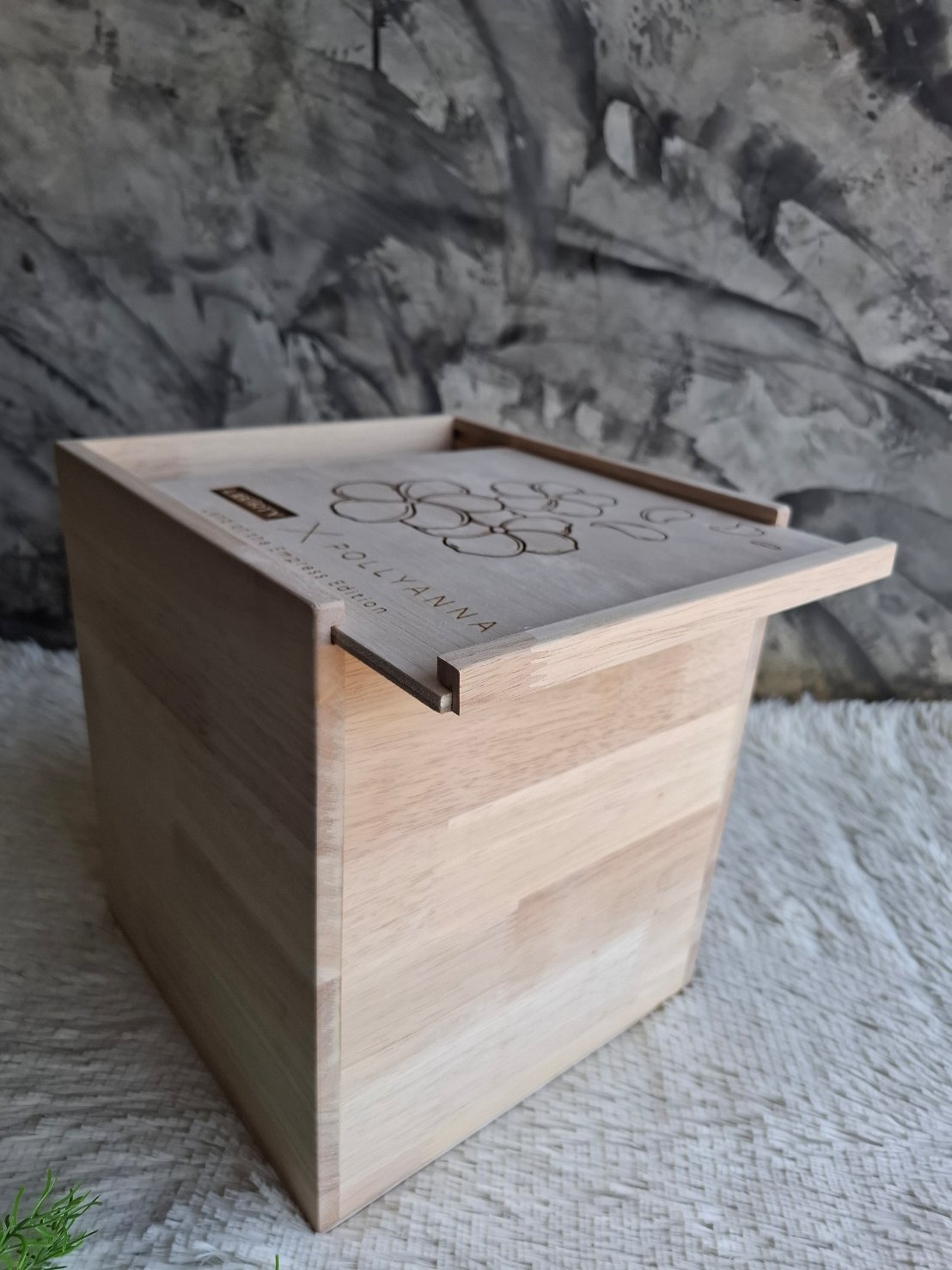 กล่องไม้ฝาสไลด์