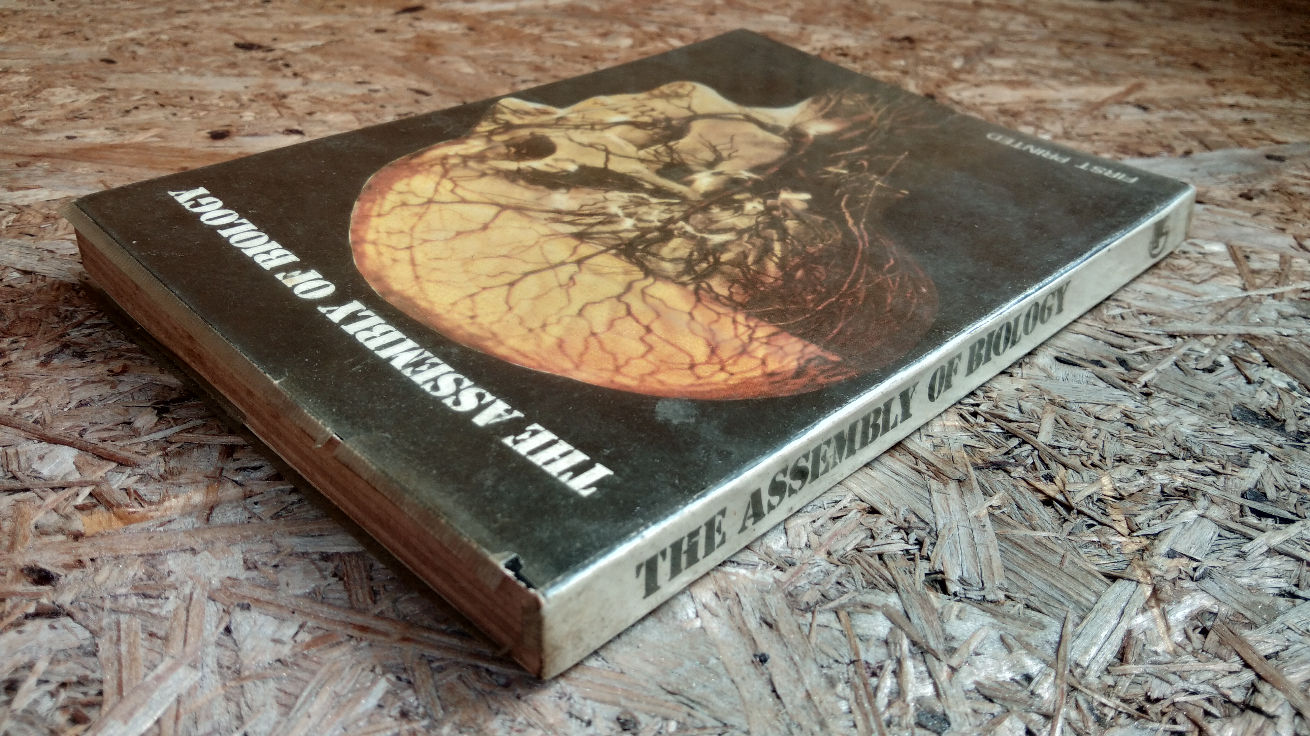 THE ASSEMBLY OF BIOLOGY