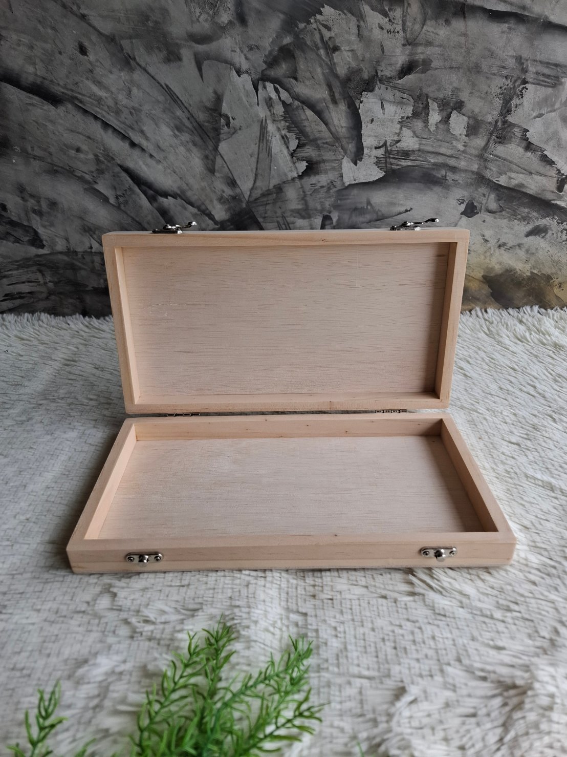 กล่องไม้สนฝาล็อค