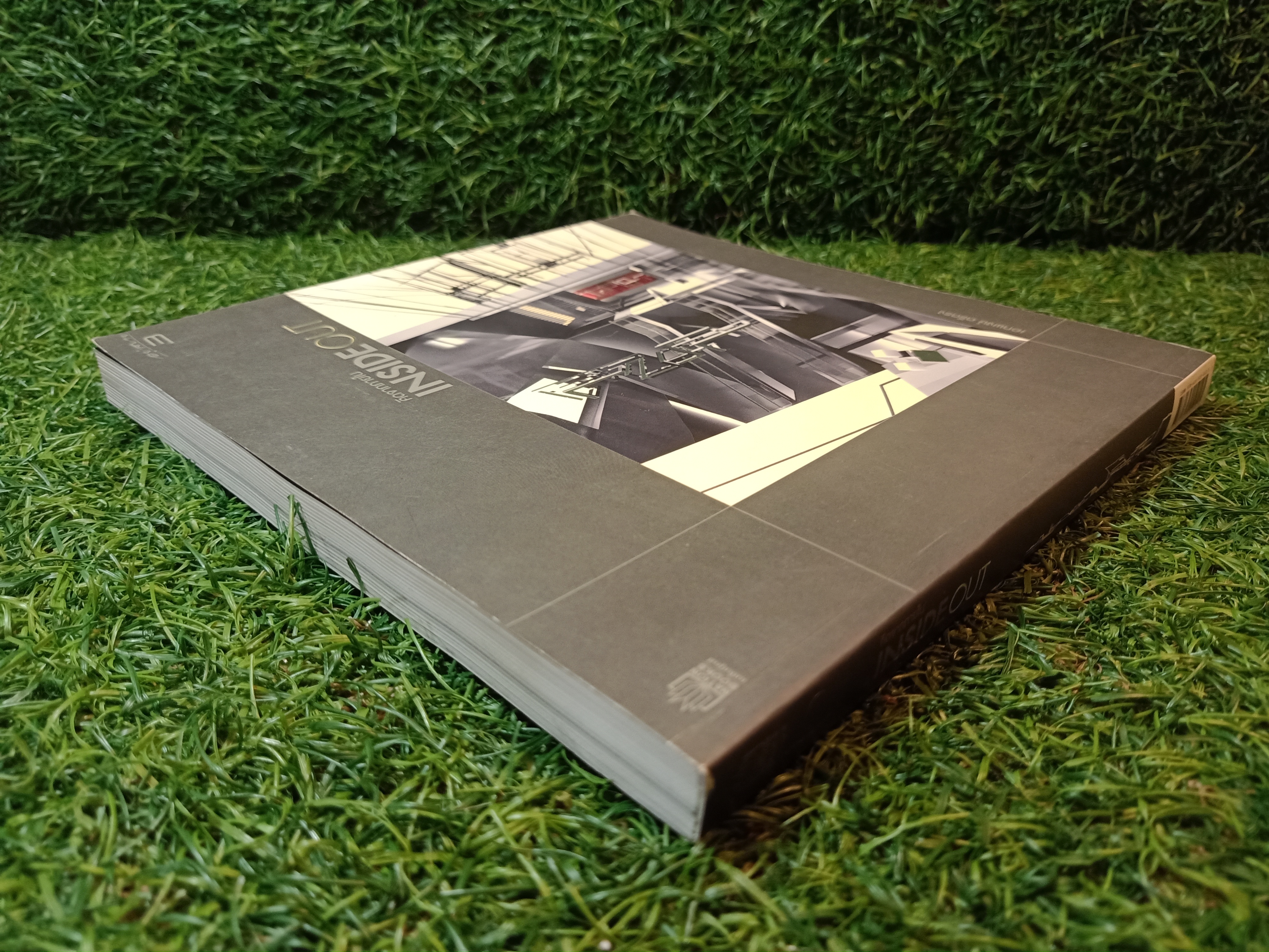 คิดจากภายใน INSIDE OUT / เอกพงษ์ ตรีตรง