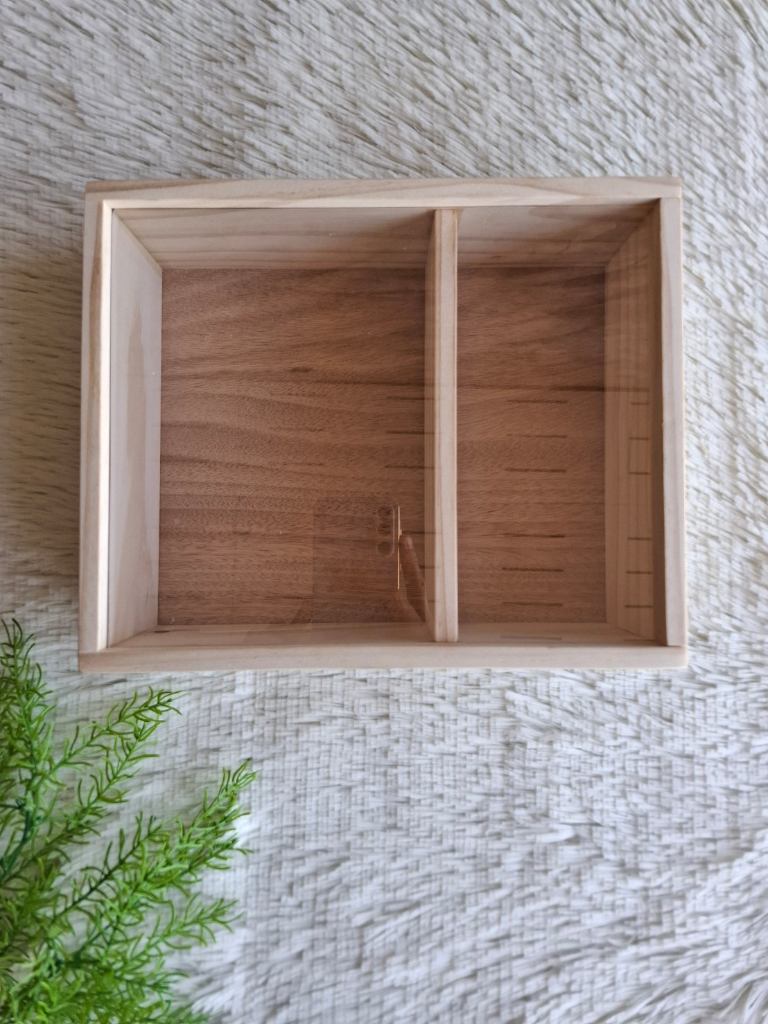 กล่องไม้สนฝาสไลด์อะครีลิค