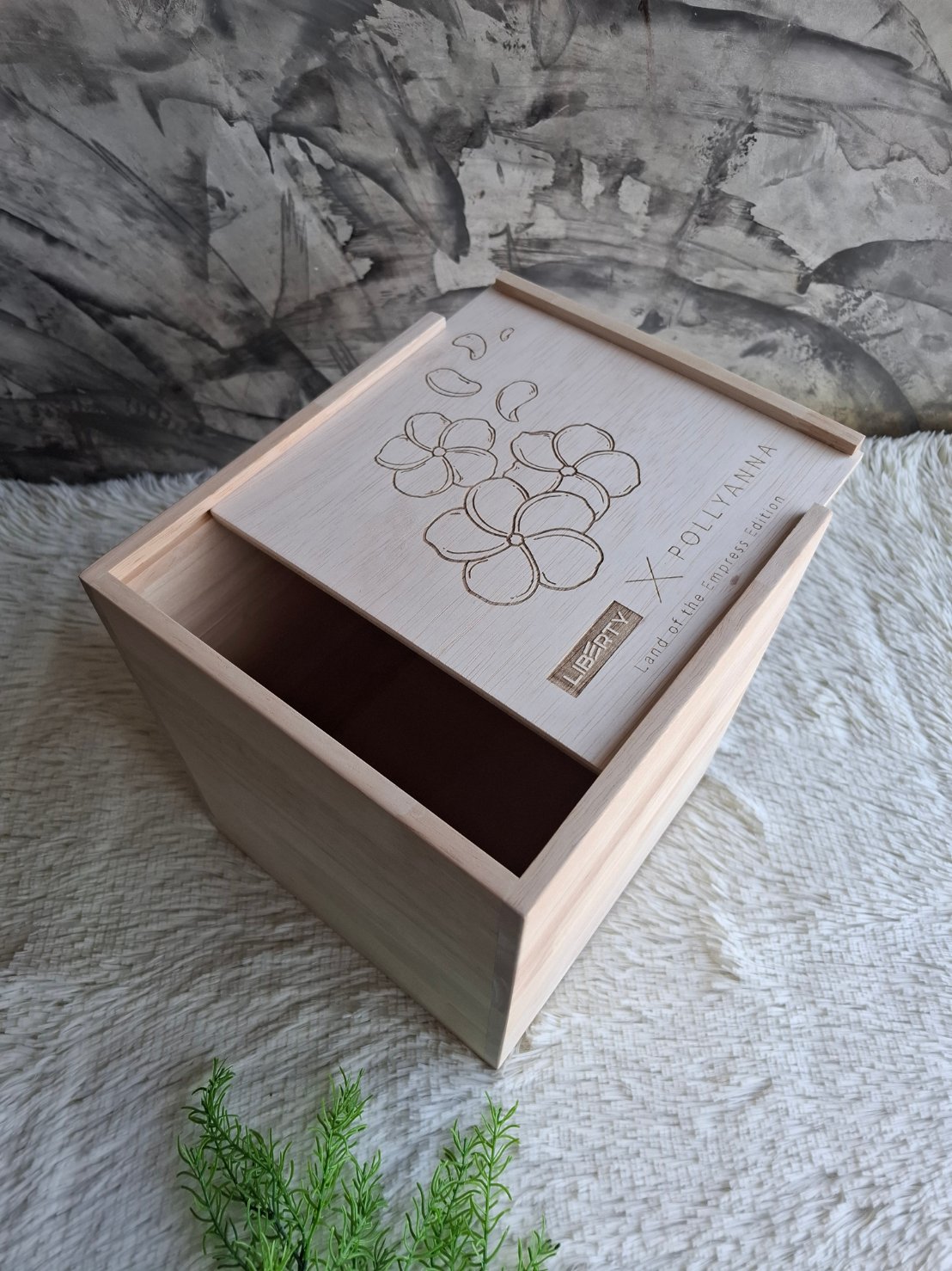 กล่องไม้ฝาสไลด์