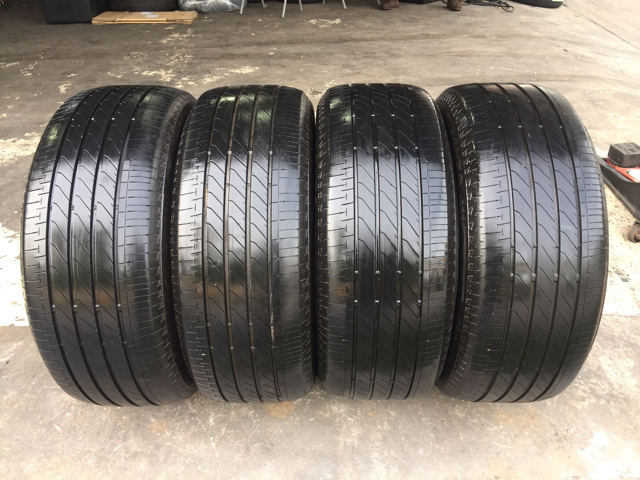 ยางมือสอง BRIDGESTONE T005A 225/55R16 ปี18 จำนวน4เส้น