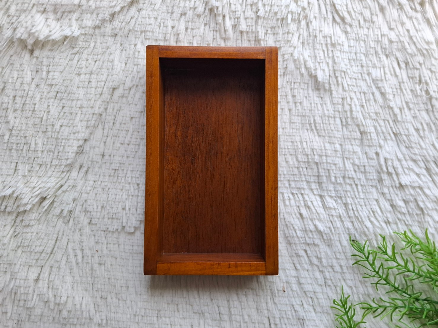 ถาดไม้สน