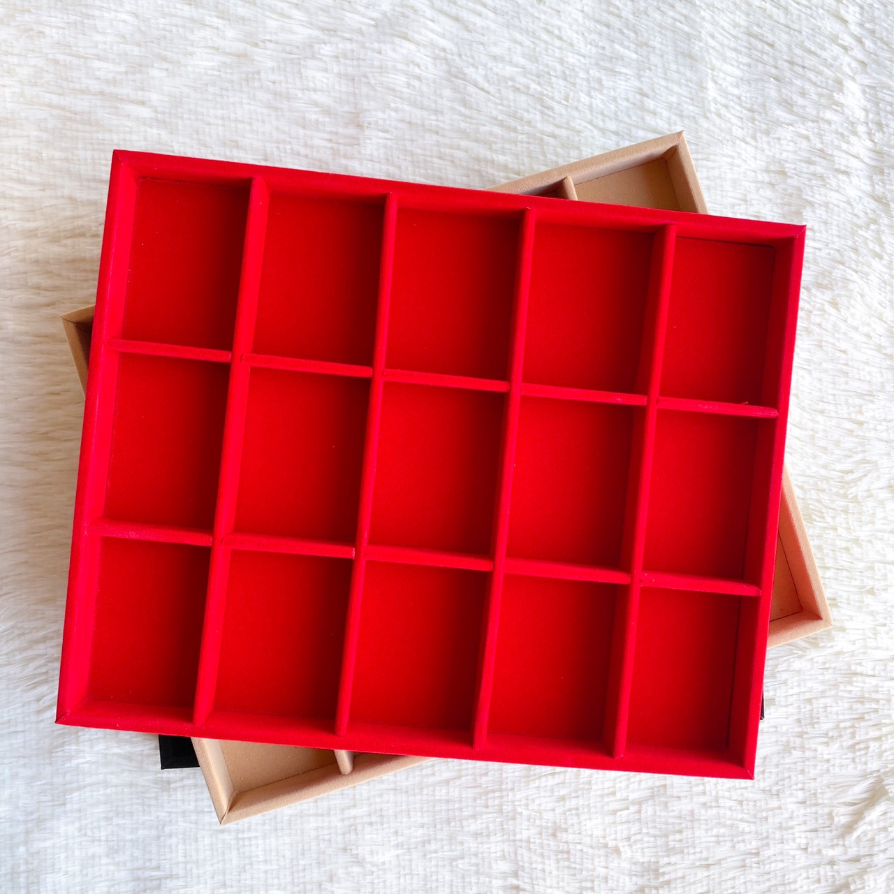 ถาดใส่พระ บุกำมะหยี่ (Velvet Tray)