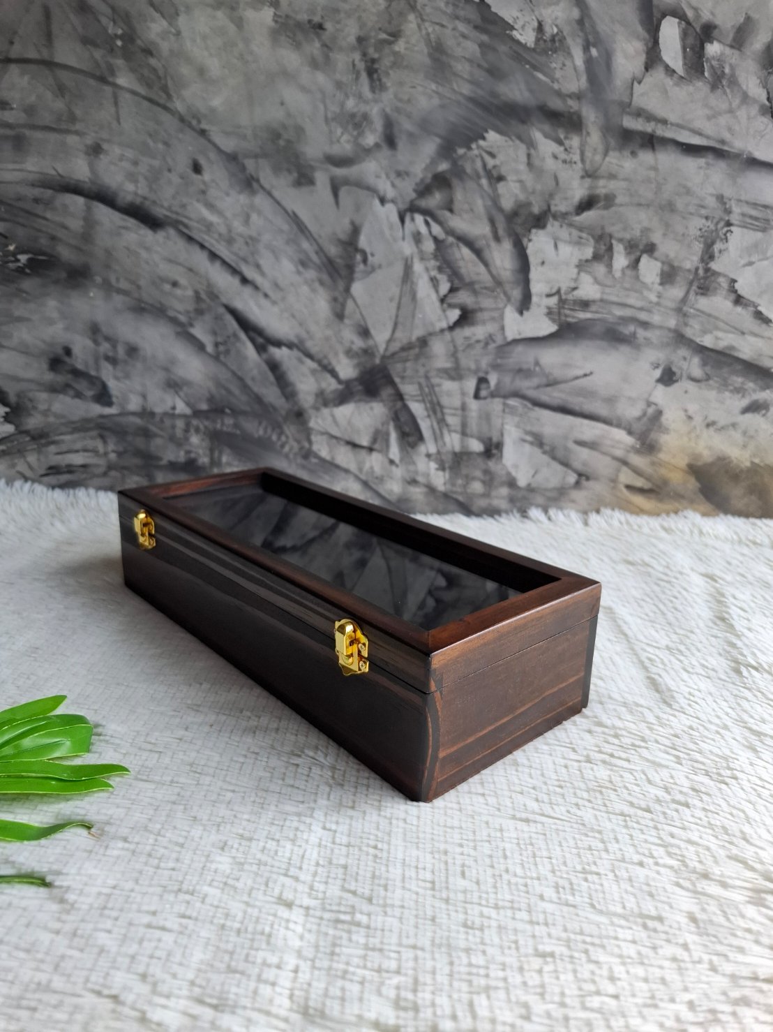 กล่องไม้ฝาล็อคกระจก