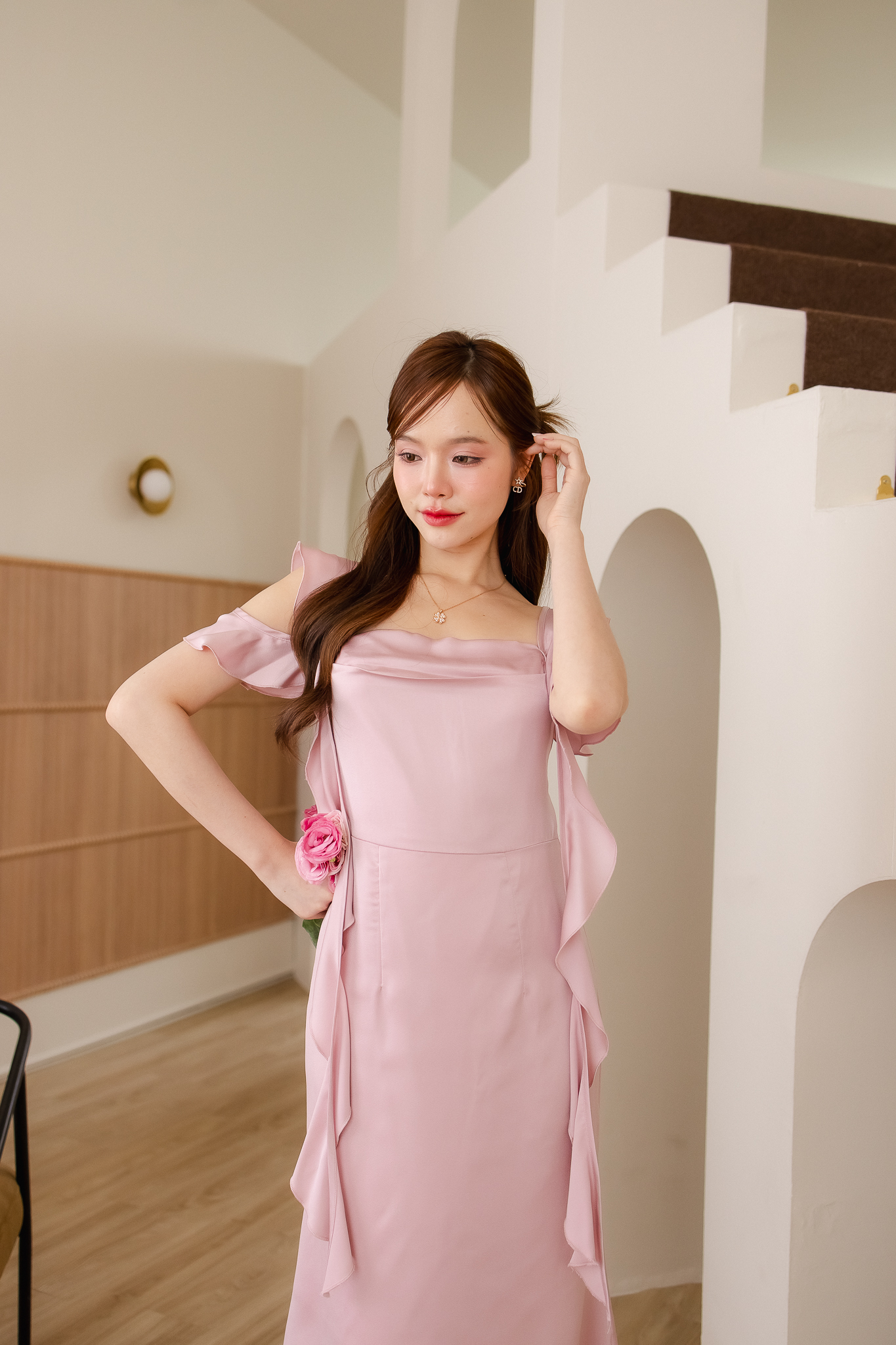 Serene Flutter Sleeve Midi Dress : สีชมพู
