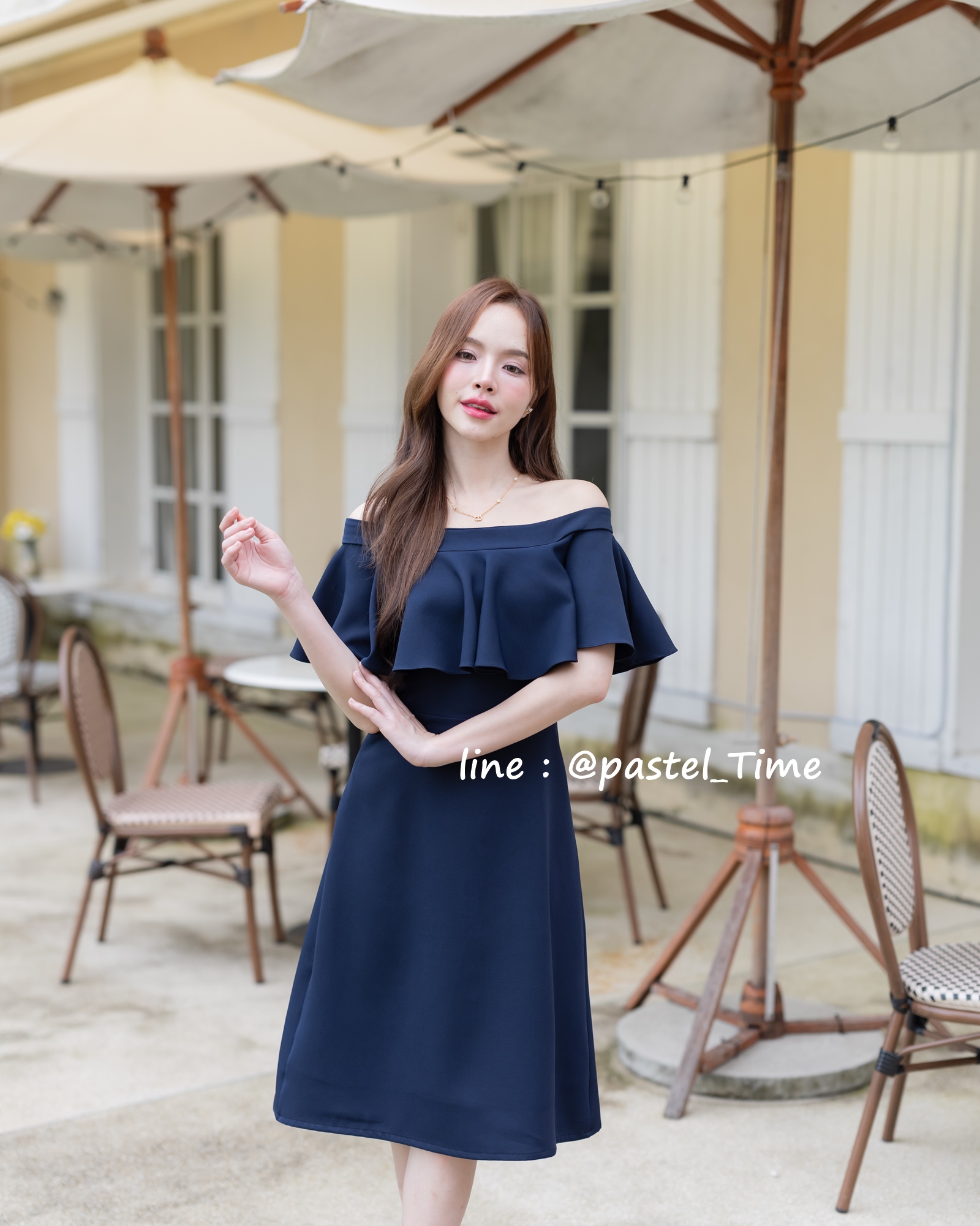 Rory open shoulder dress : สีกรม