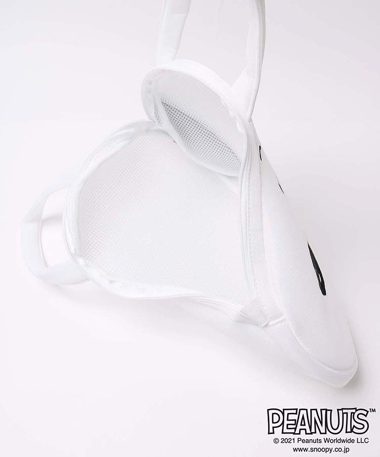 กระเป๋าหิ้ว Snoopy ChaLaundrin Bag แบบหัว Snoopy ขนาด 23.5 x 32.5 x 3 ซม. หูยาว 31.5 ซม. เป็นผ้าเหมือนถุงซักผ้า เอาไว้ใส่ผ้าลงเครื่องได้ หรือใส่ของปกติได้ ใบใหญ่ มีหูหิ้ว