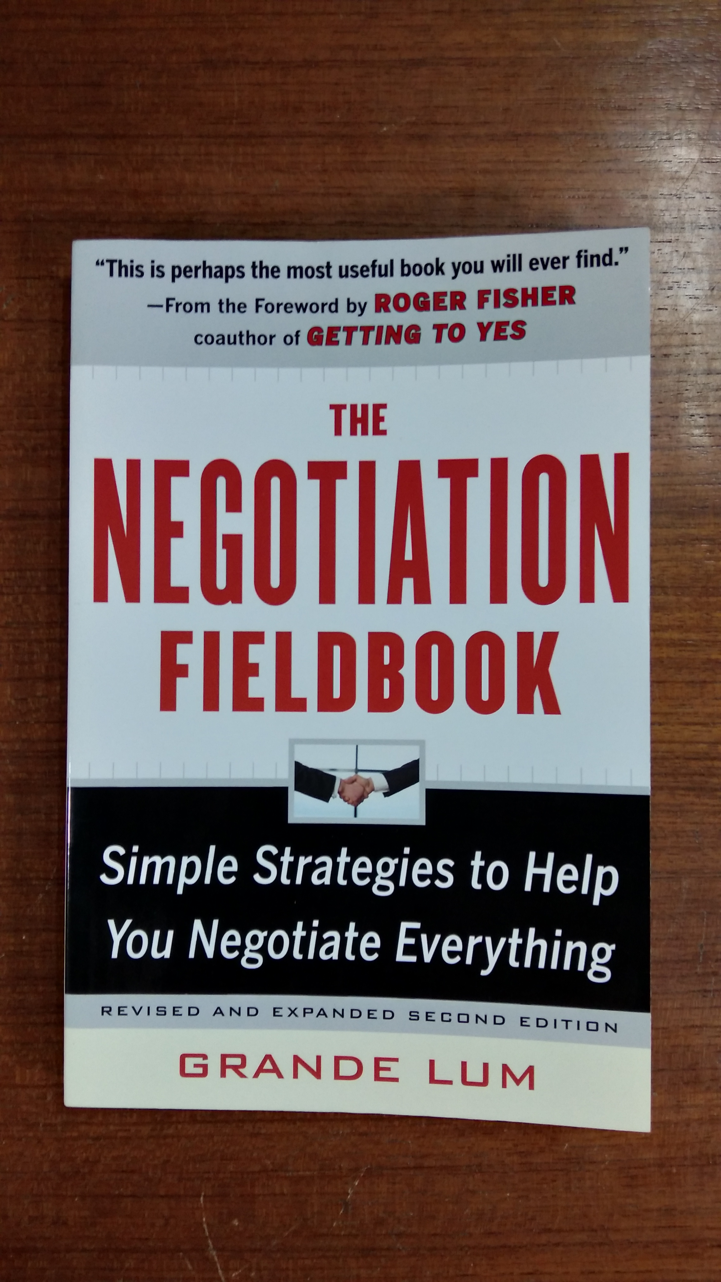 THE NEGOTIATIATION FIELDBOOK / GRANDE LUM