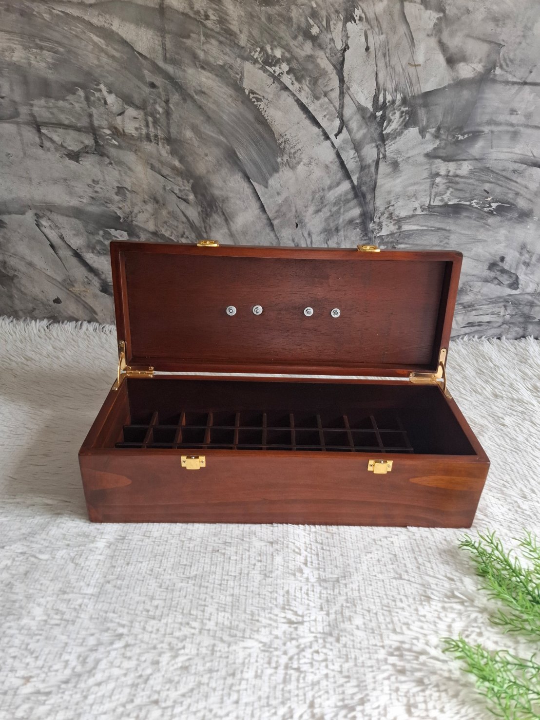 กล่องไม้ฝาล็อค