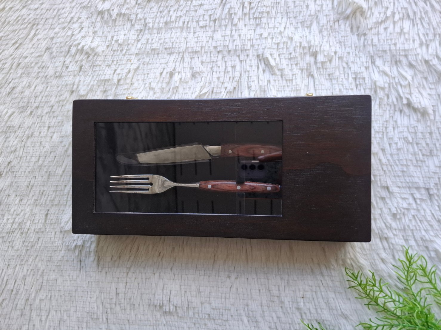 กล่องไม้ใส่มีด,ช้อม