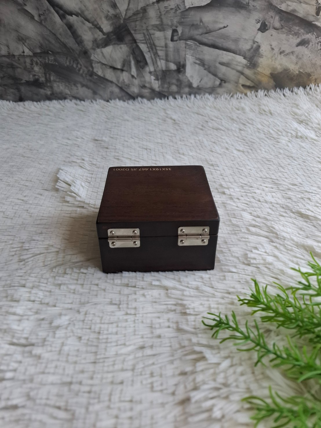 กล่องไม้สนฝาล็อคสัวอลนัท