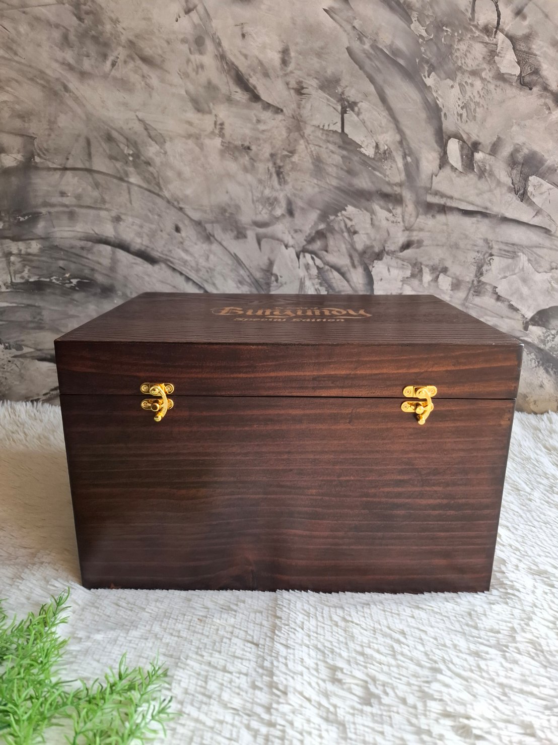 กล่องไม้สนฝาล็อค