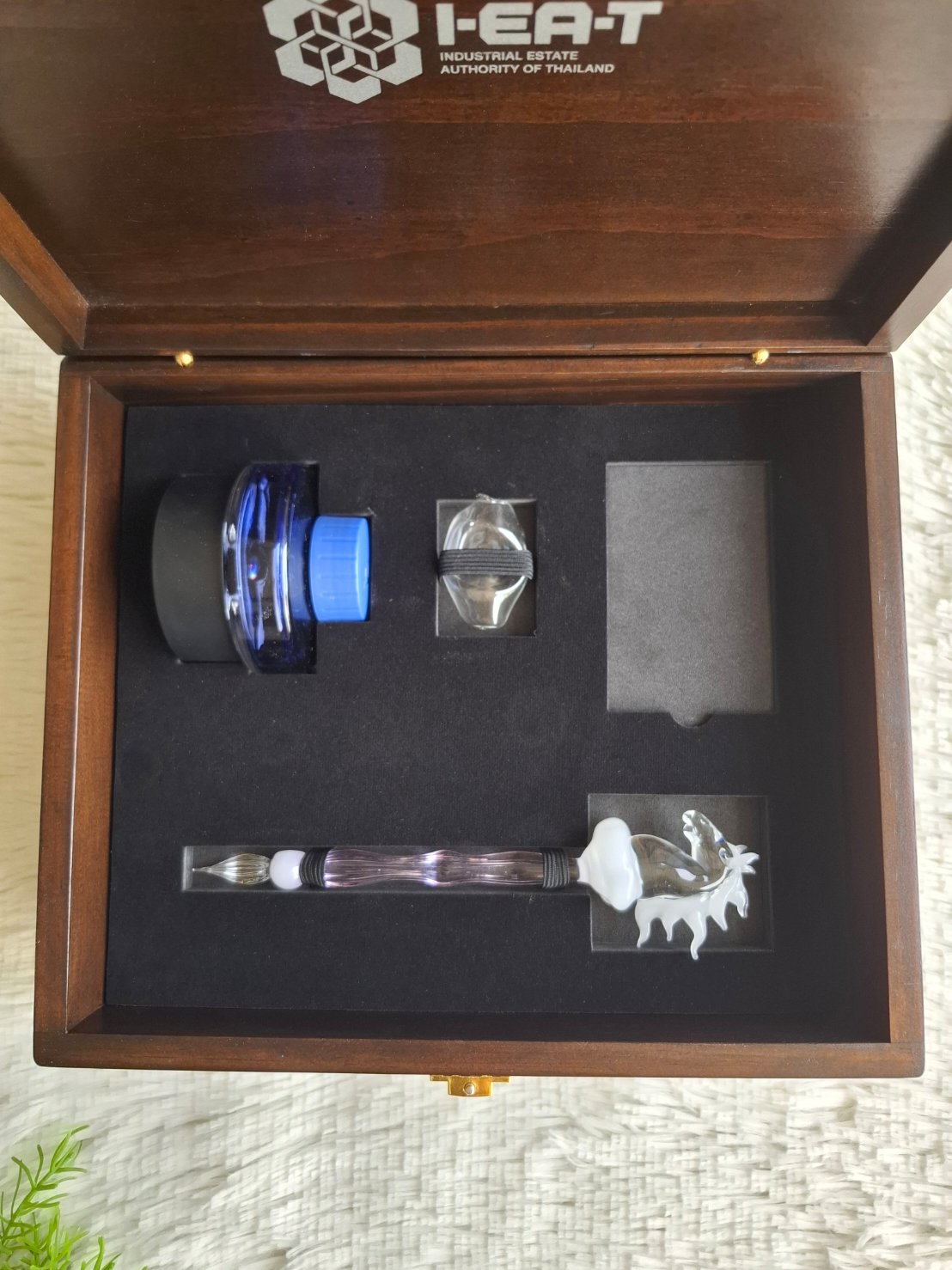 กล่องไม้ใส่ชุดน้ำหมึก+ปากกา