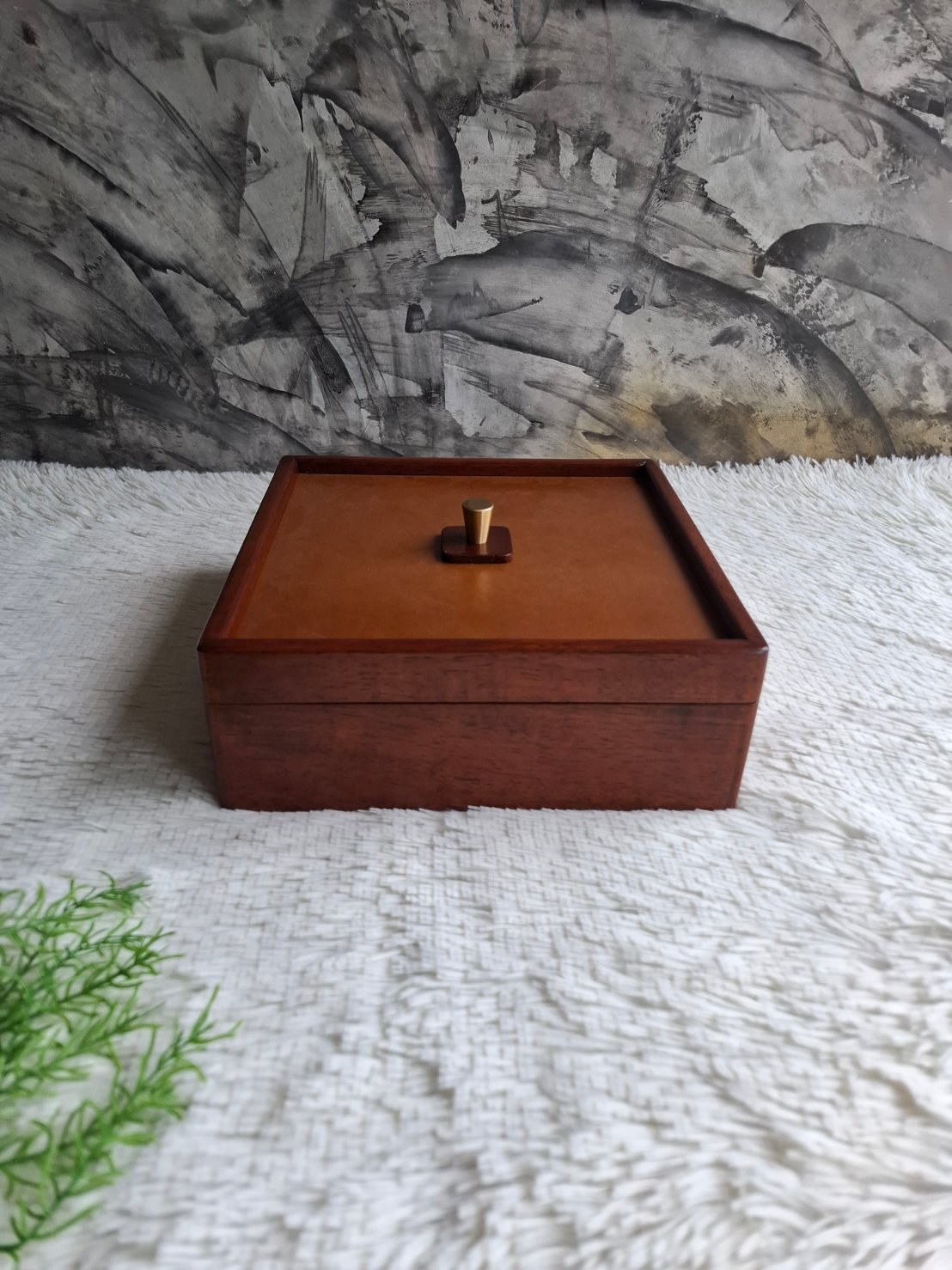 กล่องไม้แบบฝาครอบ