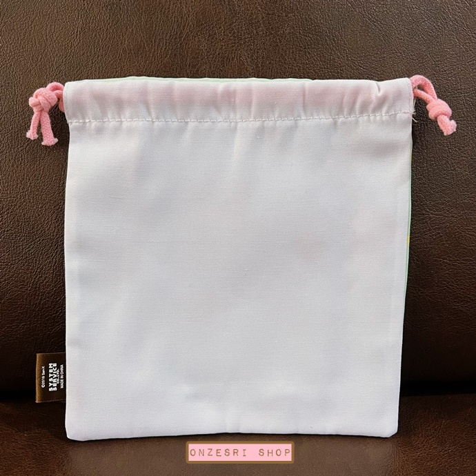 กระเป๋ารูดเชือก Korilakkuma meets Chairoikoguma สีเขียว ขนาด 20 x 19.5 ซม.