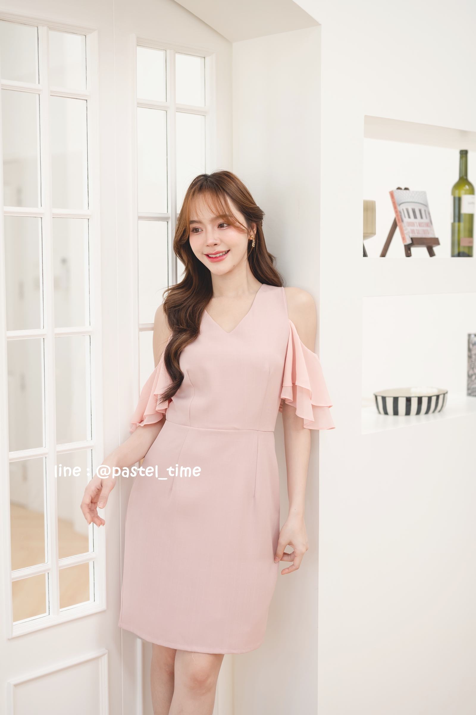 Vela off-shoulder dress : สีชมพู