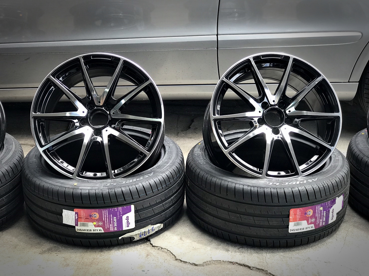 ยาง APOLLO Aspire 4G 245/40 R18 ราคาถูกๆ