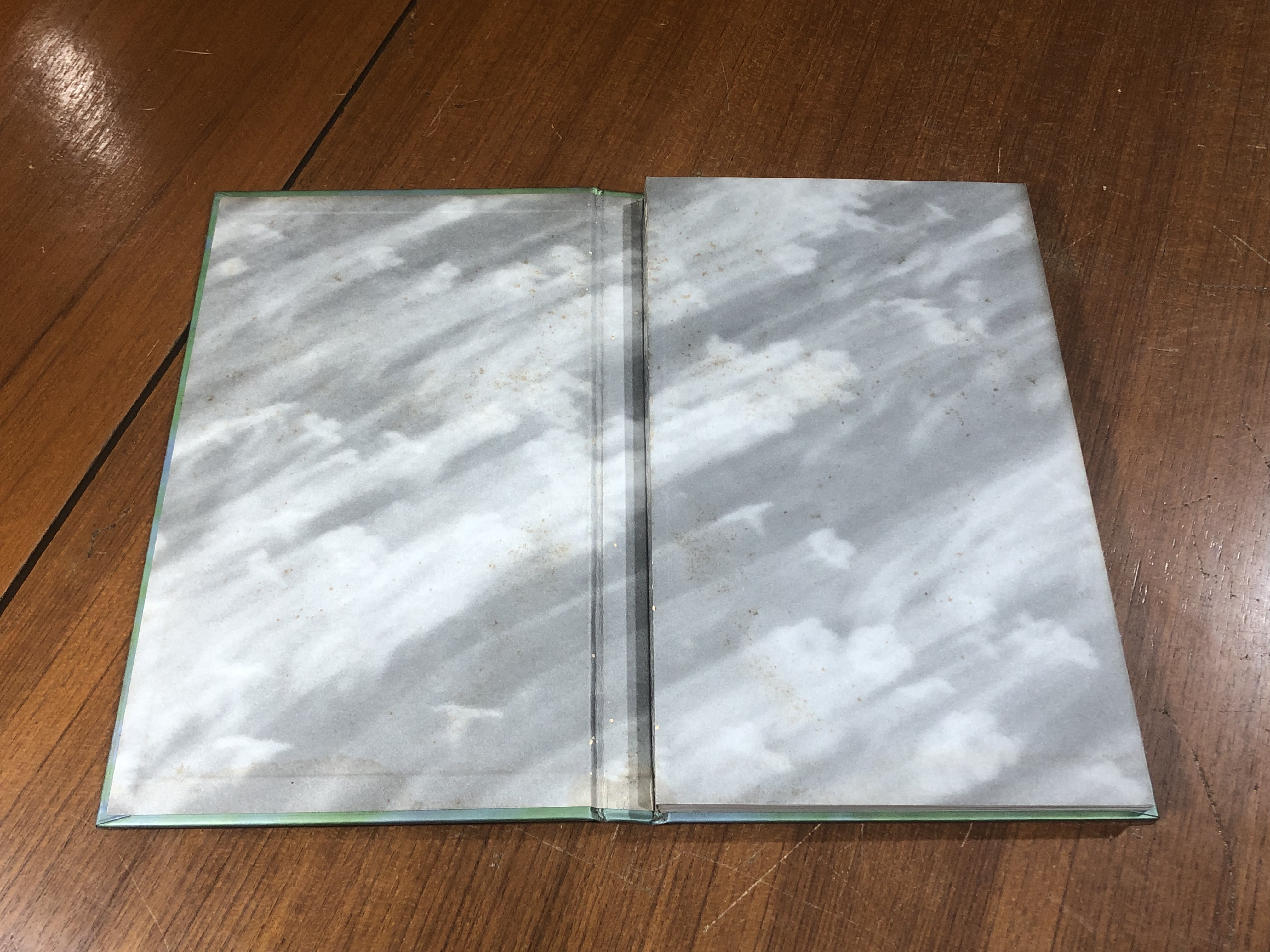 บันทึกความคิด : อนุสรณ์ในงานพระราชทานเพลิงศพ นายเล็ก - นางประไพ วิริยะพันธุ์ (สภาพไม่สมบูรณ์)