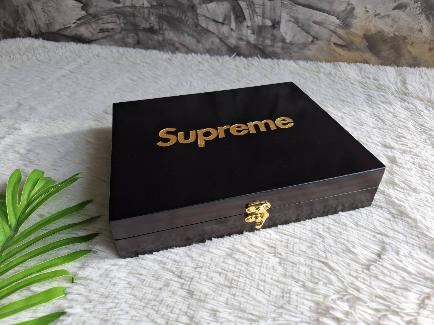 กล่องใส่เหรียญวัตถุมงคล