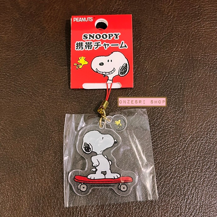 สายห้อยมือถือ/พวงกุญแจ ทำจากอะคริลิค ลาย Snoopy บนสเก็ต ขนาด 5 ซม.