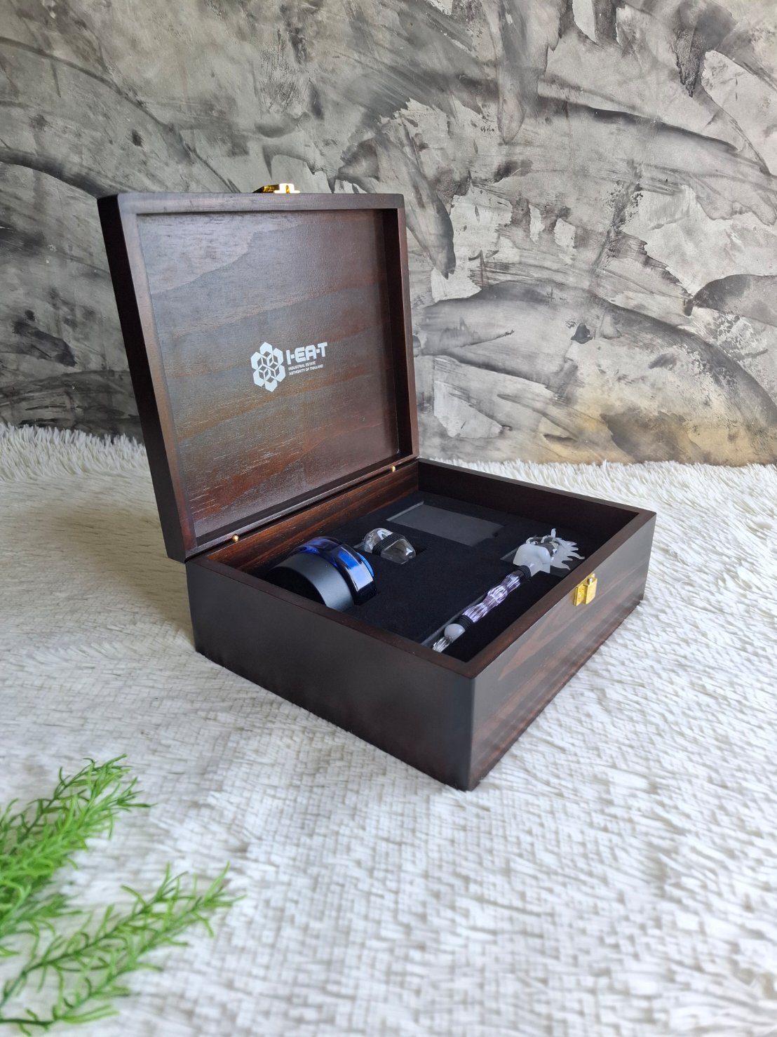 กล่องไม้ใส่ชุดน้ำหมึก+ปากกา