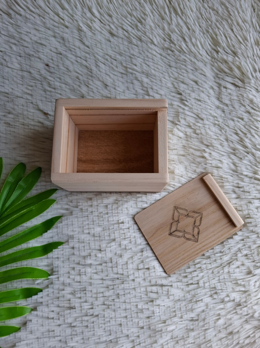 กล่องไม้ฝาสไลด์