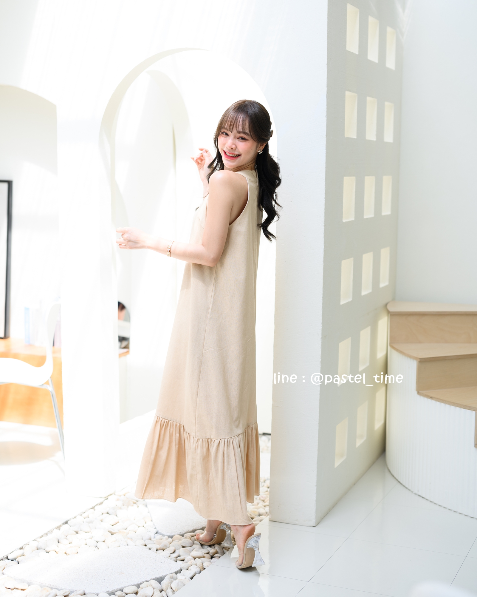Clio Vest Linen Maxi dress - สีเบจ