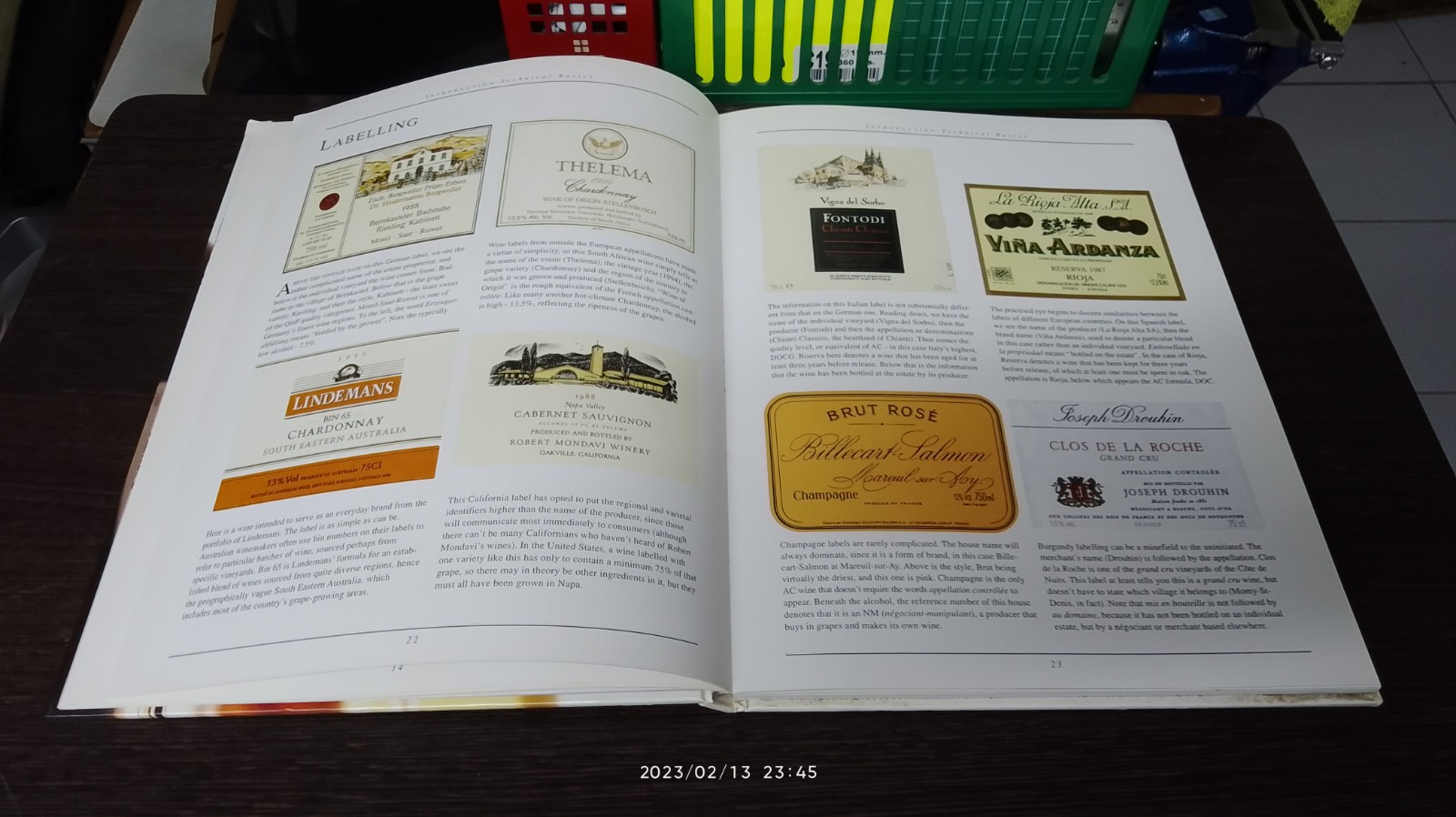 THE BOOK OF WINE / STUART WALTON