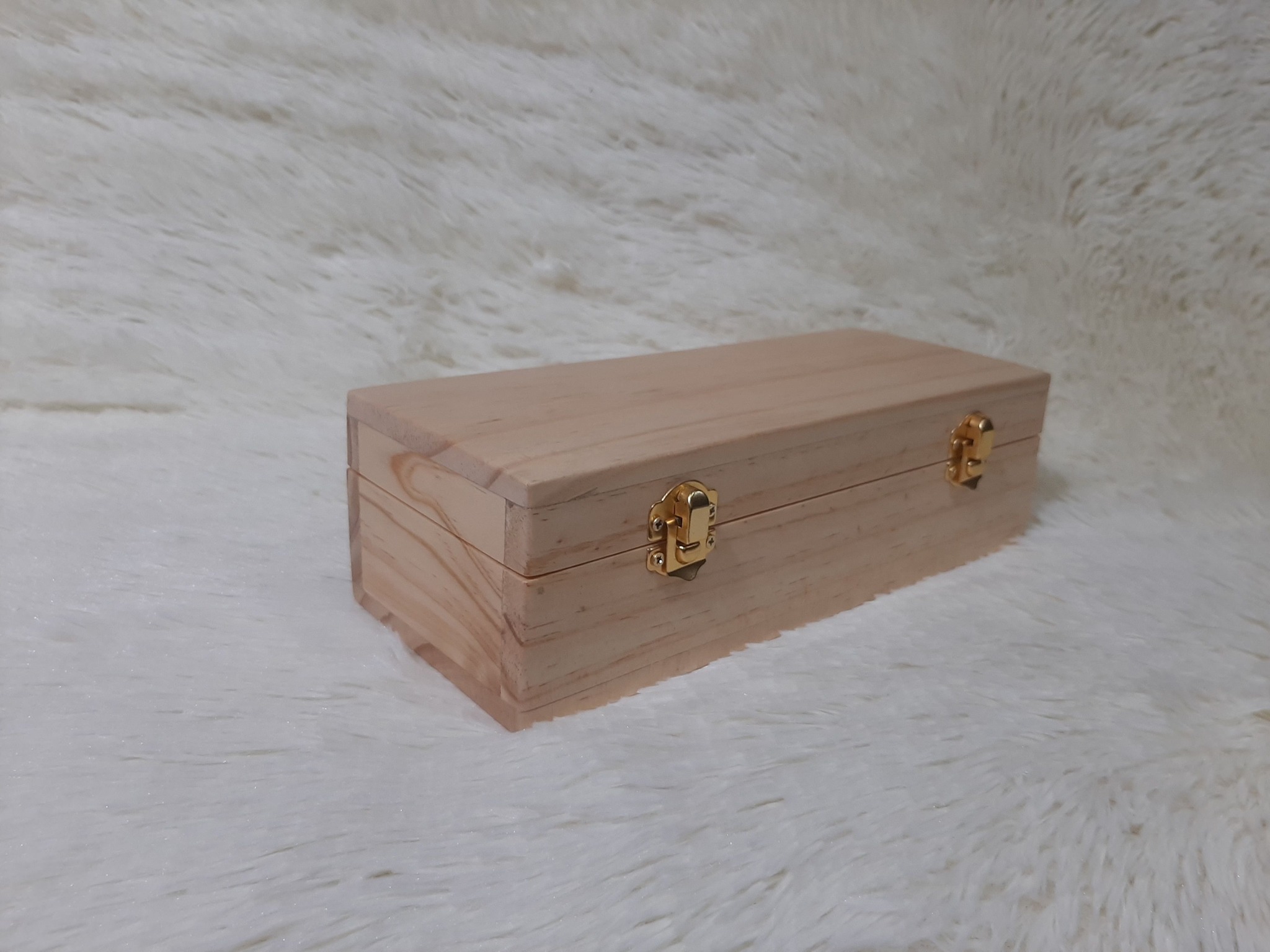 กล่องสนแบบฝาล็อค