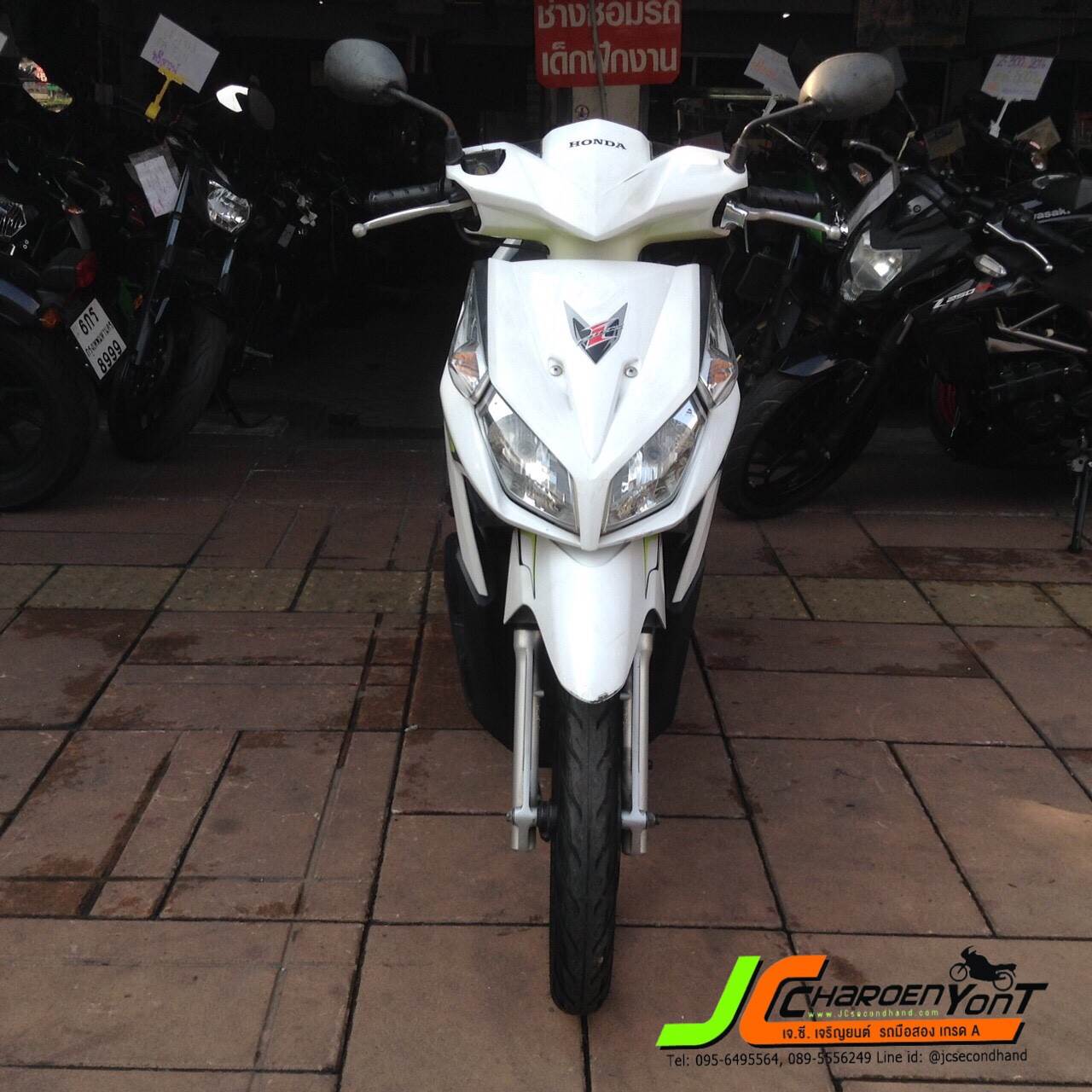 รถพร้อมใช้มาใหม่อีกคัน HONDA CLICK110i จดปลายปี53 หัวฉีดประหยัดน้ำมันสภาพเดิมดูดี เครื่องเดิมเงียบ ชุดสีแท้ทั้งคันมีรอยบ้างเล็กน้อยไม่ล้มถาก