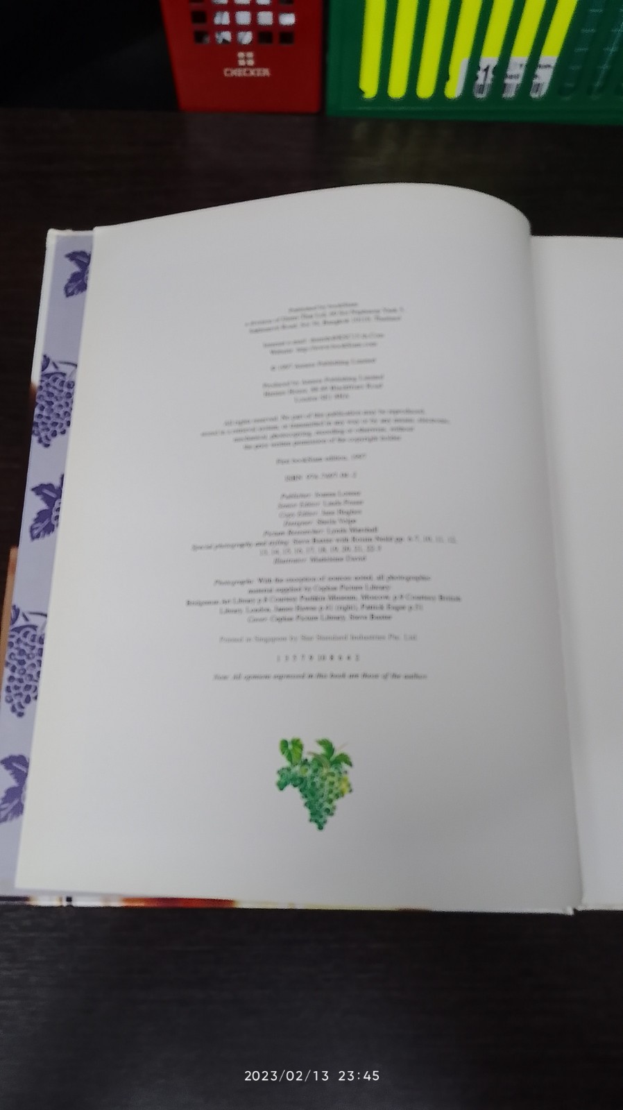 THE BOOK OF WINE / STUART WALTON