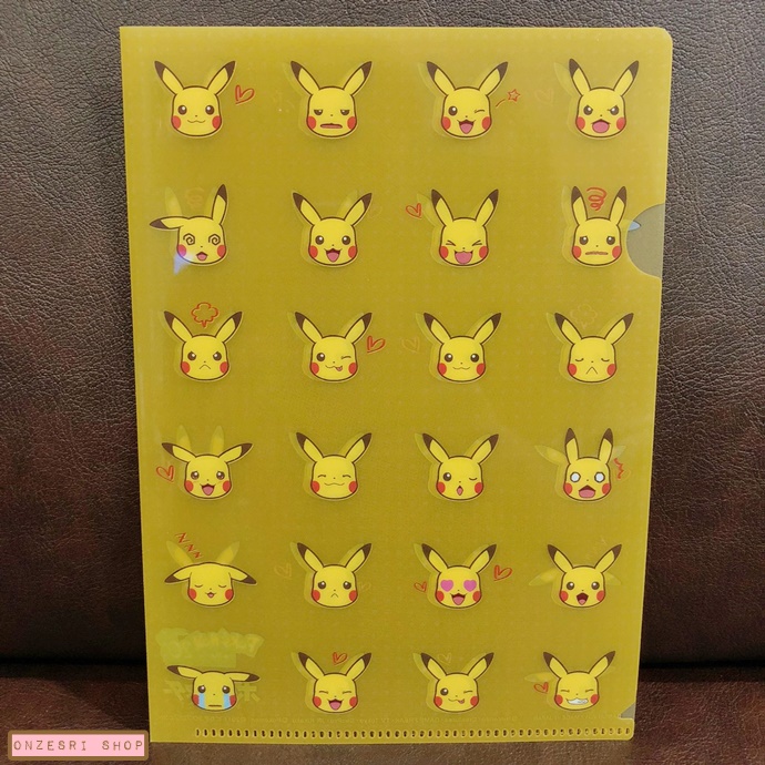 แฟ้มเล็กครึ่ง A4 ขนาด 14.5 x 20.5 ซม. Pocket Monster Mini Clear File ลายพร้อยหน้า Pikachu สีเหลือง มาพร้อมซองกระดาษใส่ลายเฉพาะ ไม่มีวางจำหน่ายทั่วไปนะคะ ต้องกดตู้ที่ญี่ปุ่นมาค่ะ