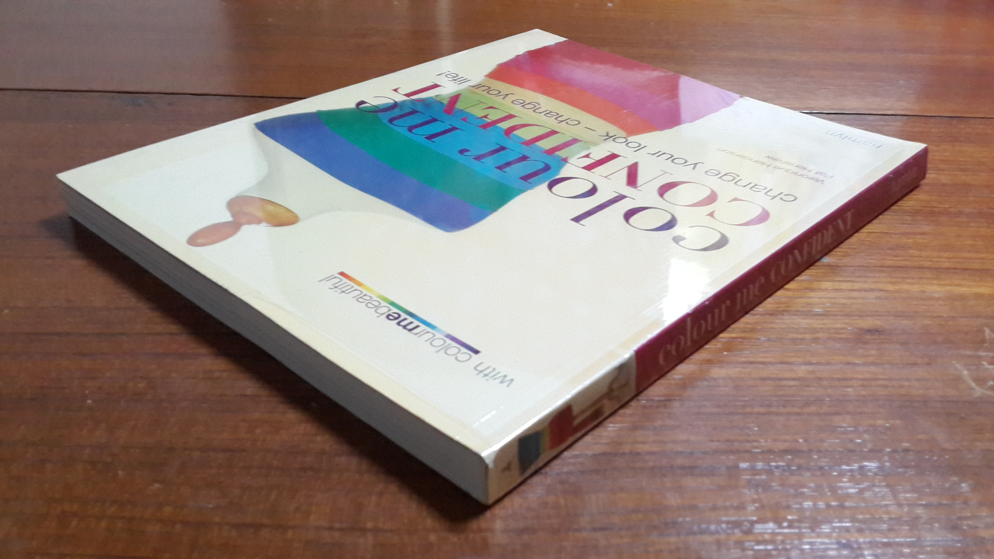 colour me CONFIDENT / hamlyn