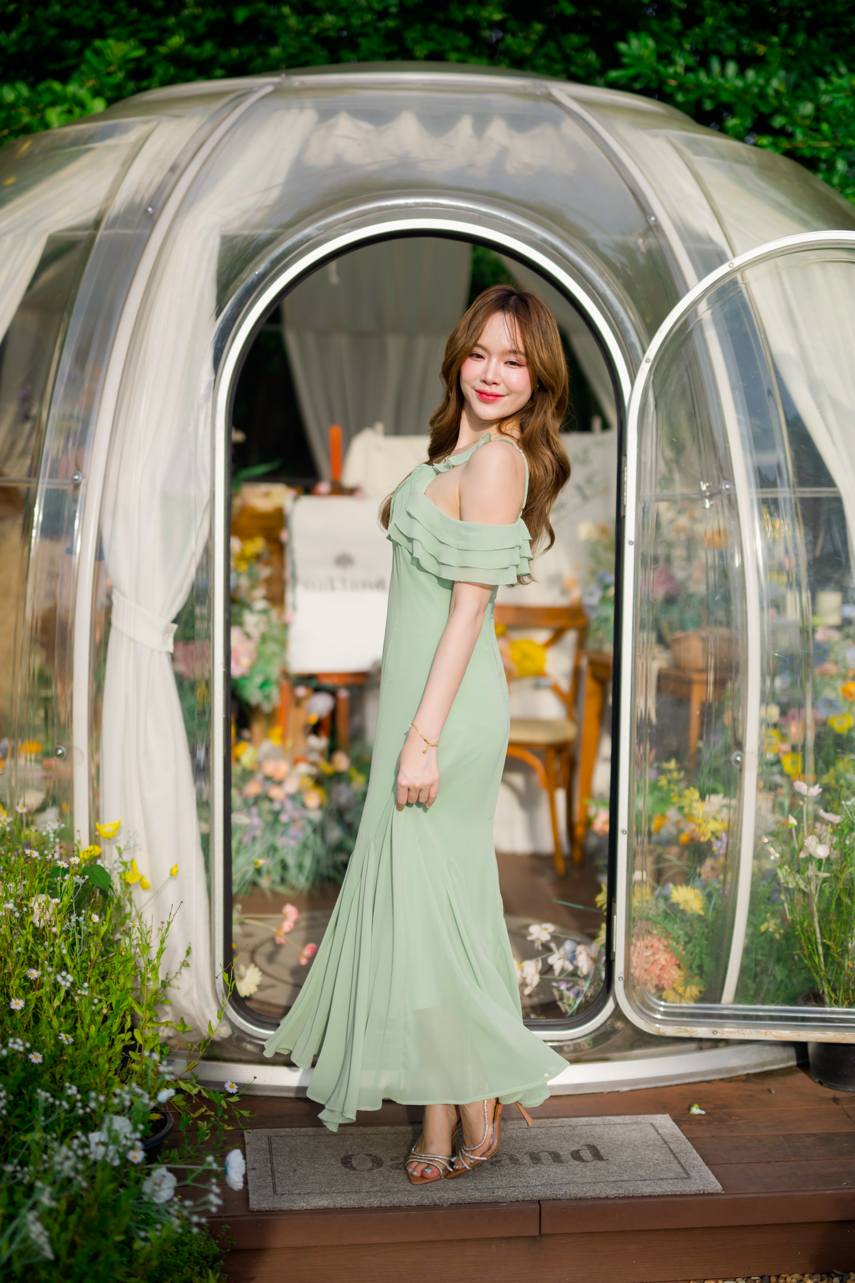 Fay Off-Shoulder Maxi Dress – Pastel Green สีเขียว