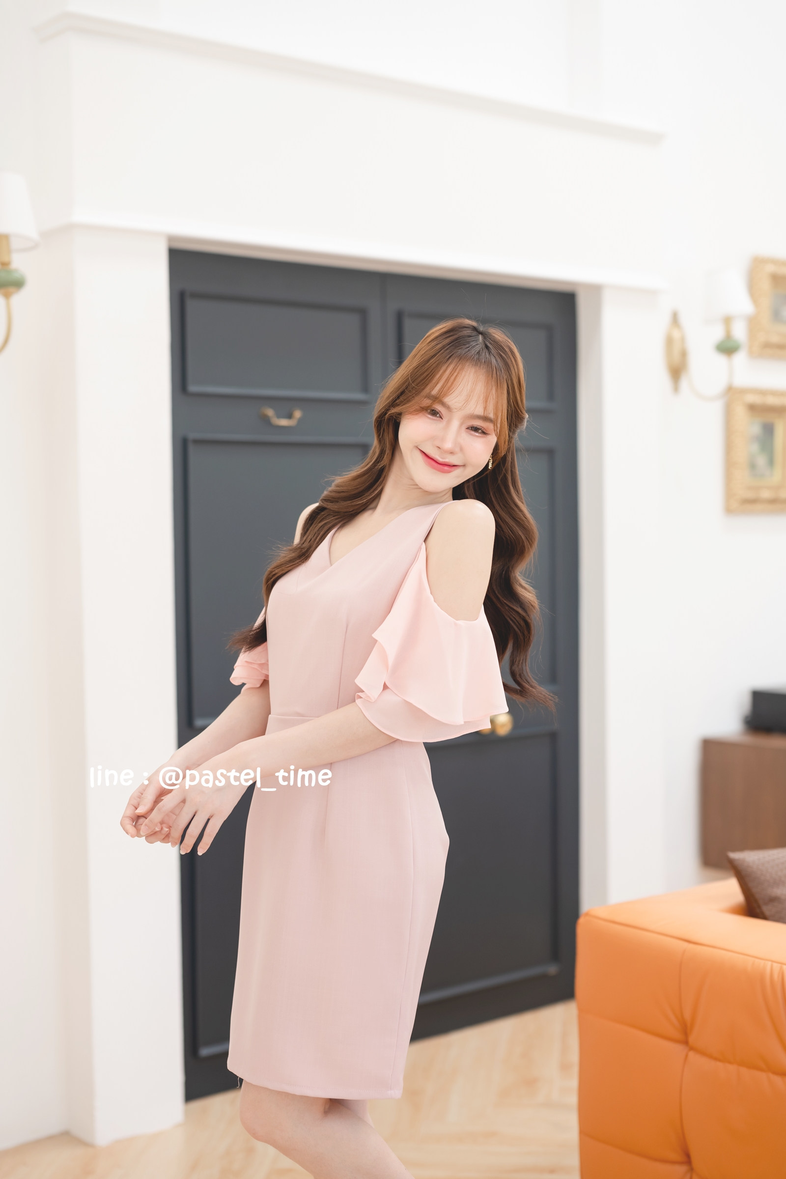 Vela off-shoulder dress : สีชมพู