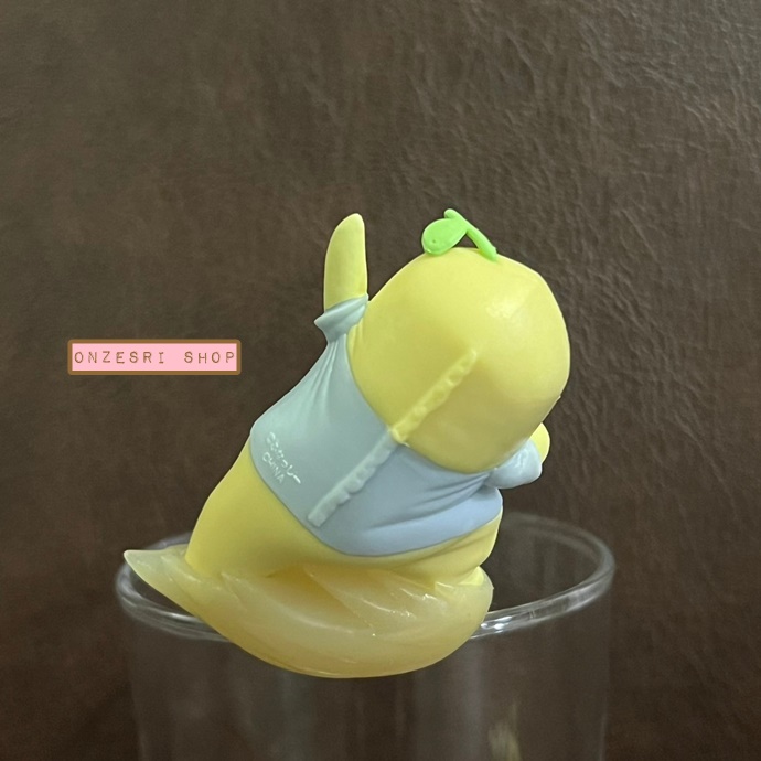 ตัวเกาะแก้ว PUTITTO Funassyi ตัวใหญ่ แบบยืนบนเนื้อพีช ขนาด 5 x 3 ซม.