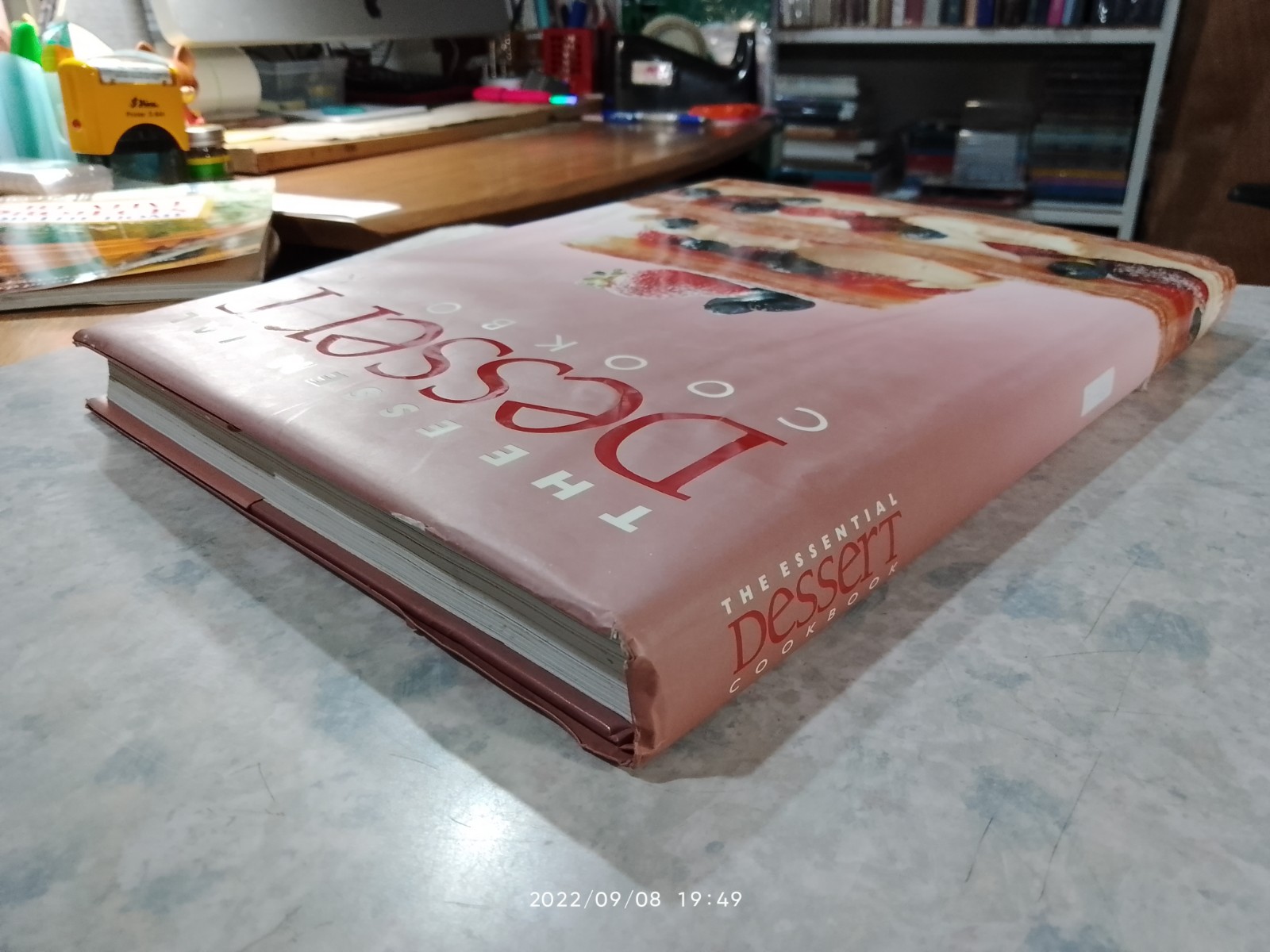 THE ESSENTIAL DESSERT COOKBOOK