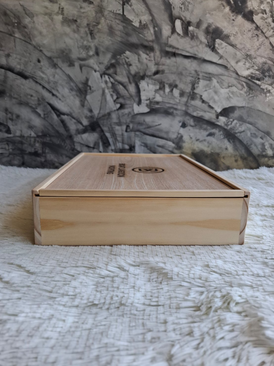 กล่องไม้ฝาสไลด์