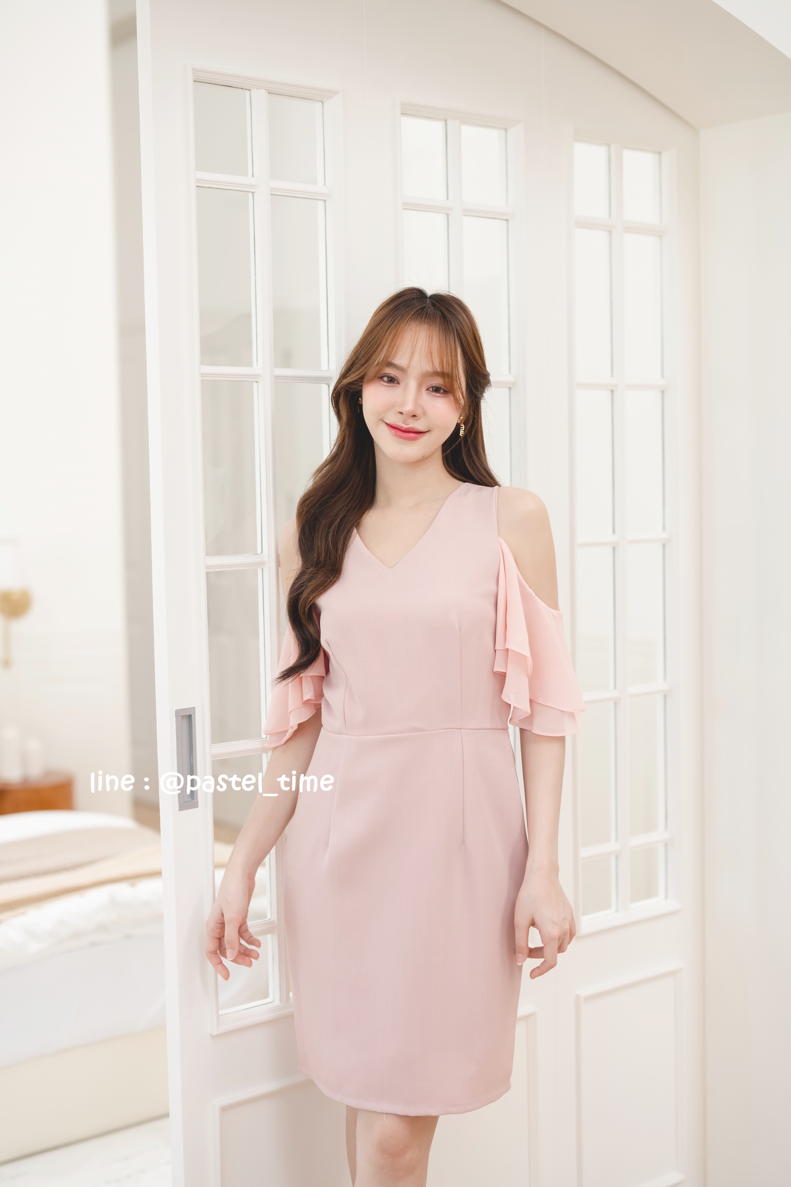 Vela off-shoulder dress : สีชมพู