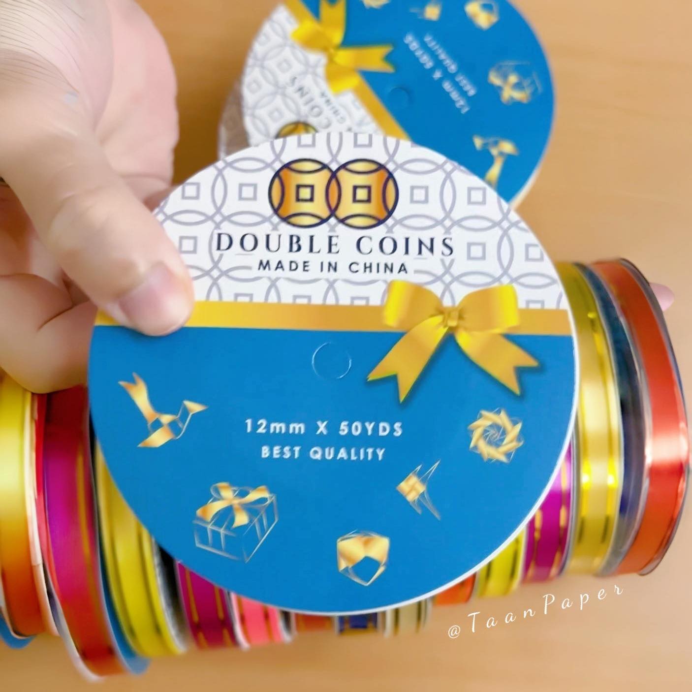 ริบบิ้นขอบทอง เบอร์2 ตราเหรียญคู่ เนื้อดี ไม่แตก สำหรับพับเหรียญโปรยทาน