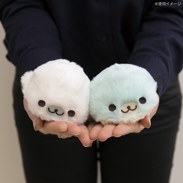 ตุ๊กตาแมวน้ำ Mamegoma at home แบบขนฟู ไซส์ S ขนาด 5.5 x 7.5 x 12 ซม. มี 2 แบบให้เลือก