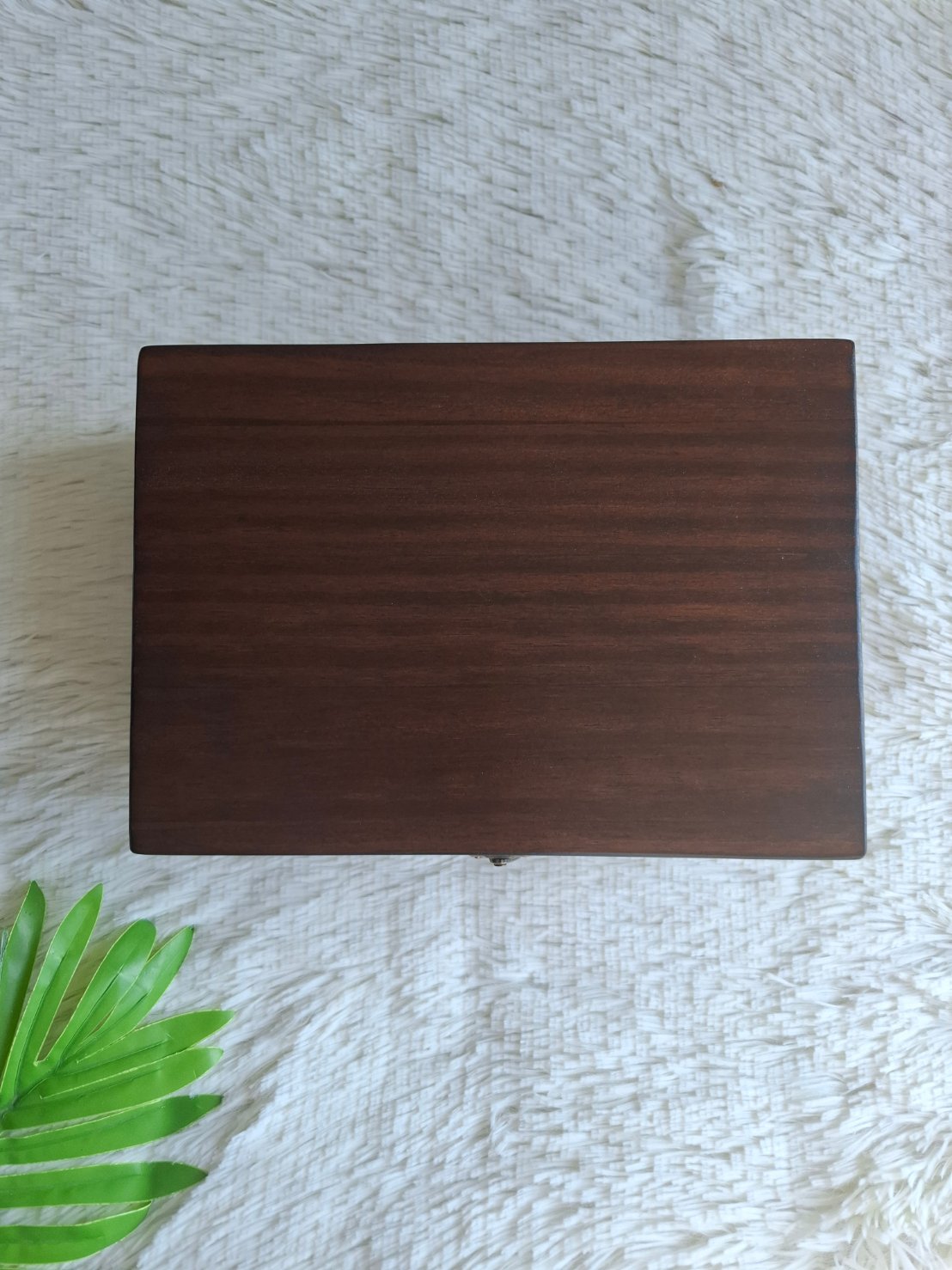 กล่องไม้สนฝาล็อค