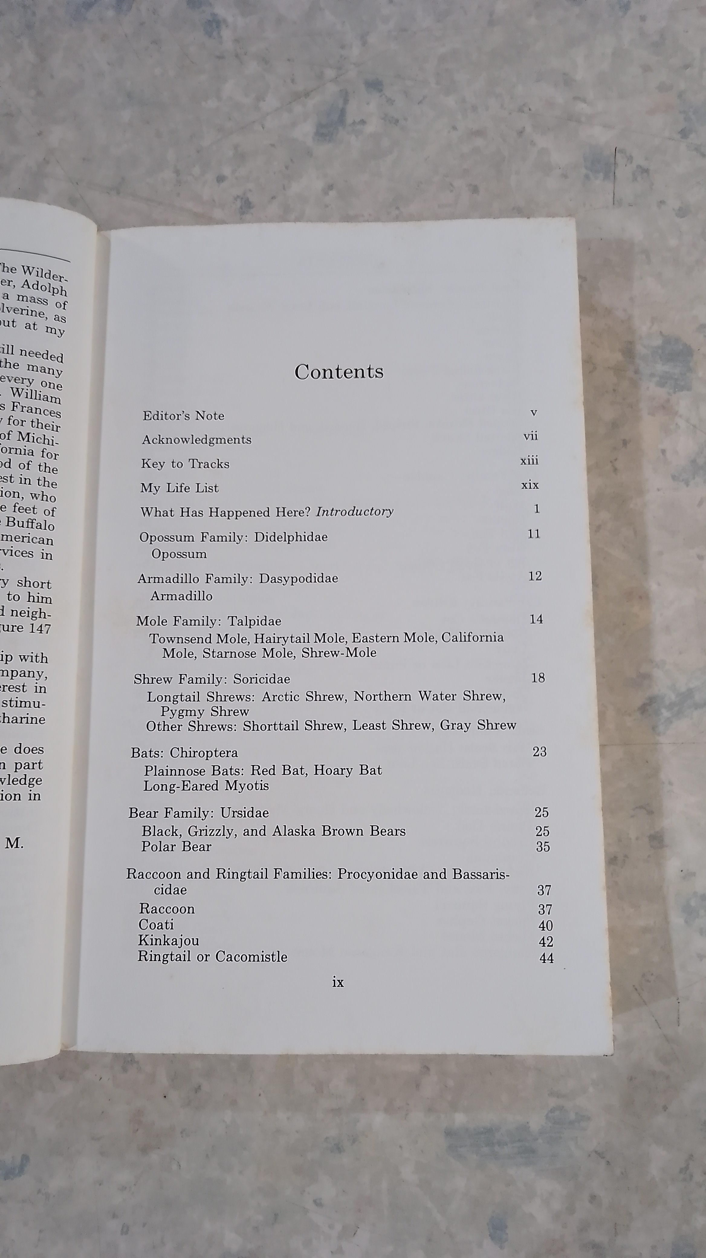 A FIELD GUIDE TO ANIMAL TRACKS / OLAUS J.MURIE